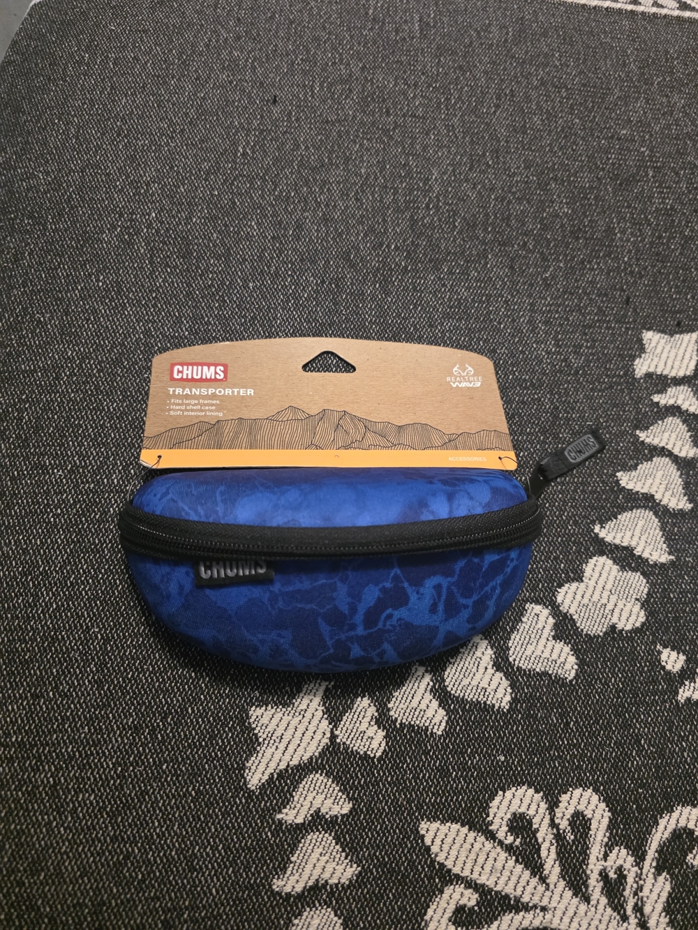 CHUMS Blue Patterned Transporter Sunglasses Case